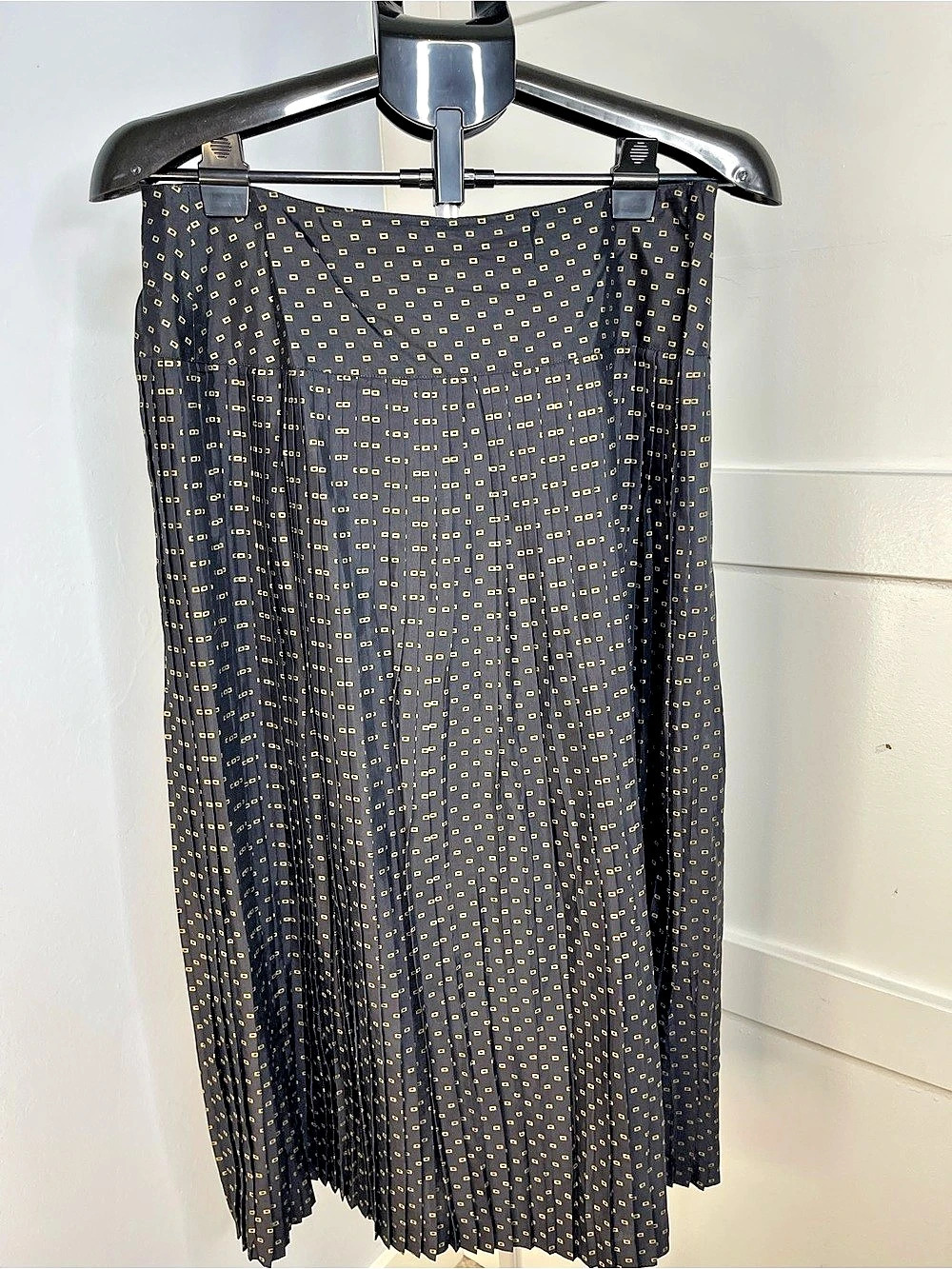 CHAUS Pleated Geometric Maxi Skirt in Black & Gold Size 16